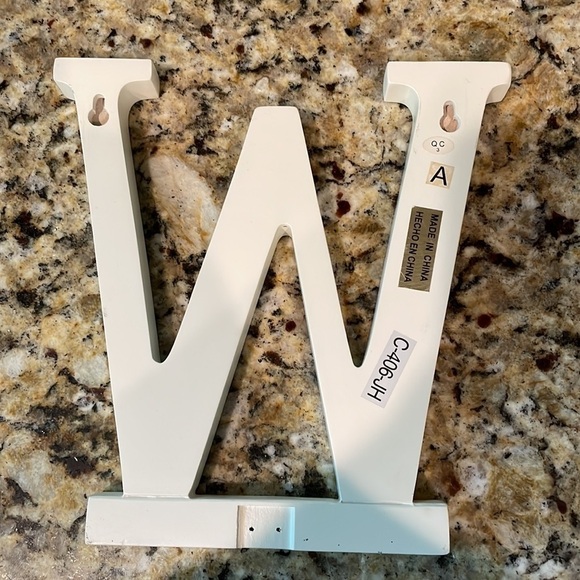 Unbranded White Wooden W Initial Home Decor - Picture 2 of 2